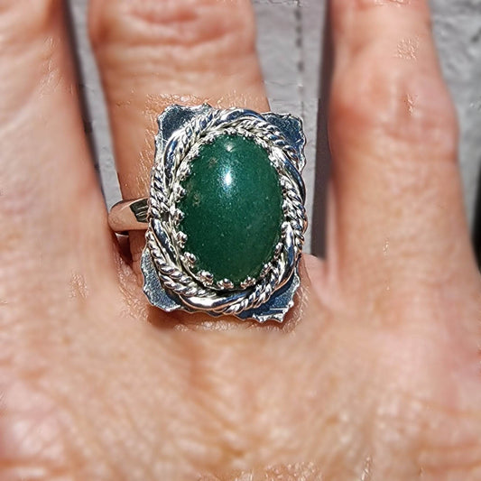 Bold Handmade .925 Sterling Silver Green Aventurine Ring – Twisted Rope Accent & Rugged Plate✨