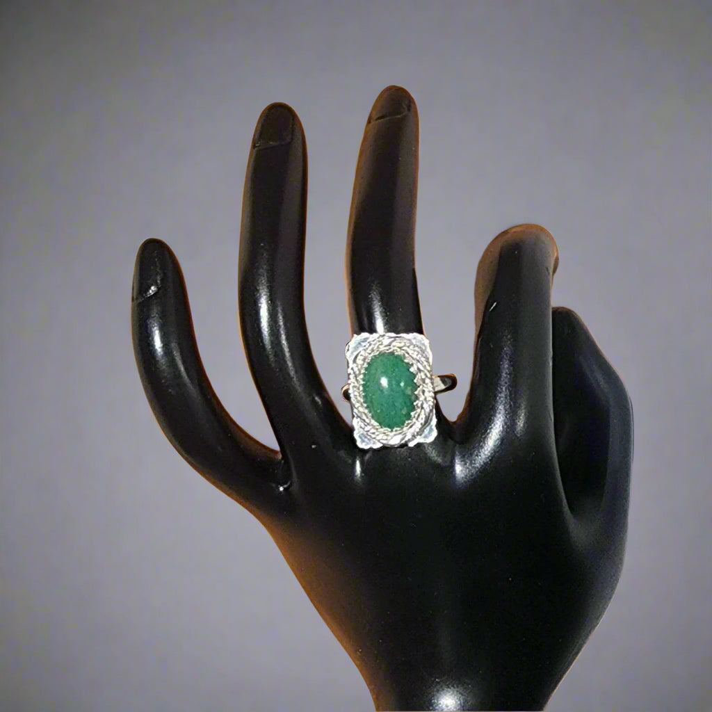 Bold Handmade .925 Sterling Silver Green Aventurine Ring – Twisted Rope Accent & Rugged Plate✨