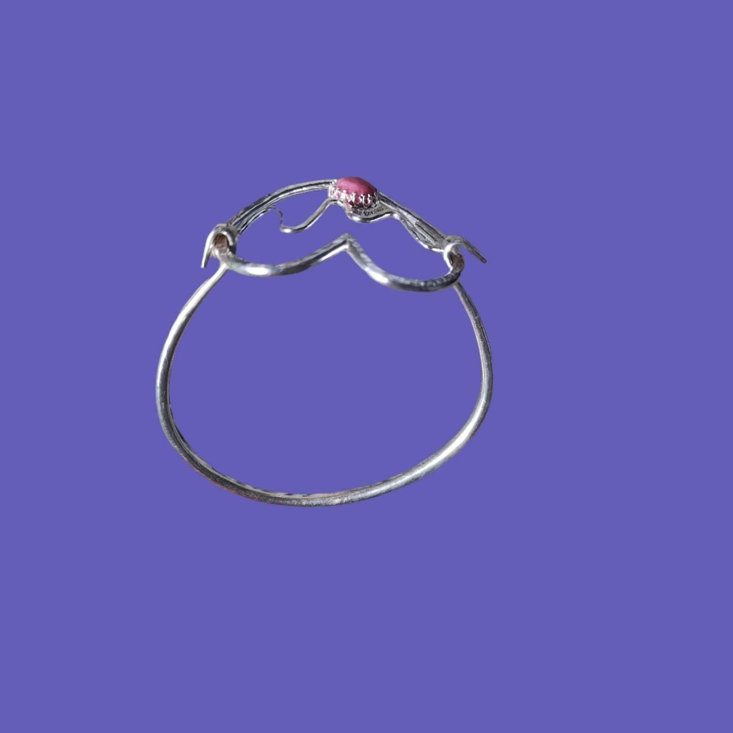 Handmade Sterling Silver Hammered Texture Bracelet with Heart-Shaped Clasp & 10mm Rhodonite Gemstone – Chic, Bold & Full of Heart
