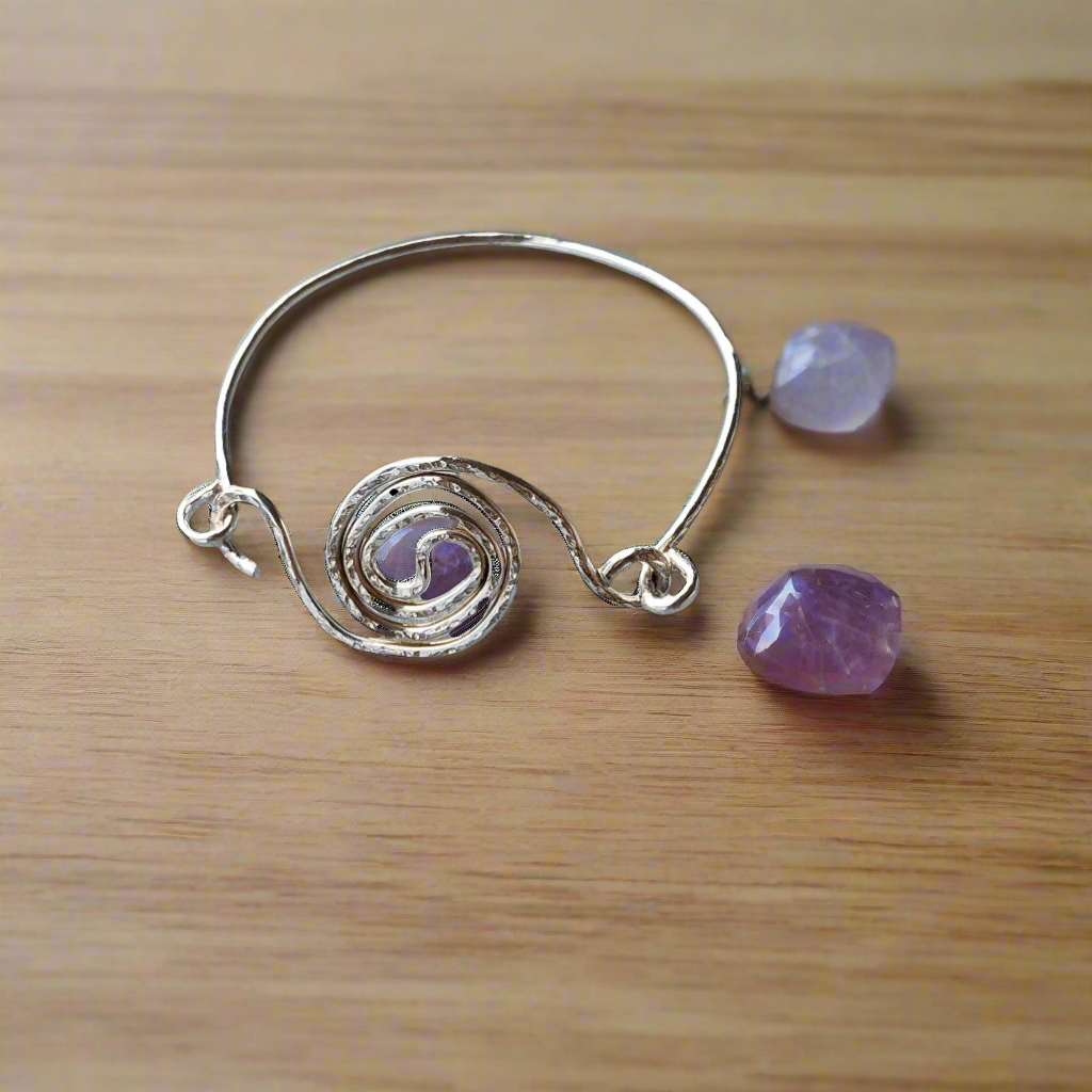 Chic Handmade Sterling Silver Yin Yang Bracelet - Harmonious Duality for Your Wrist