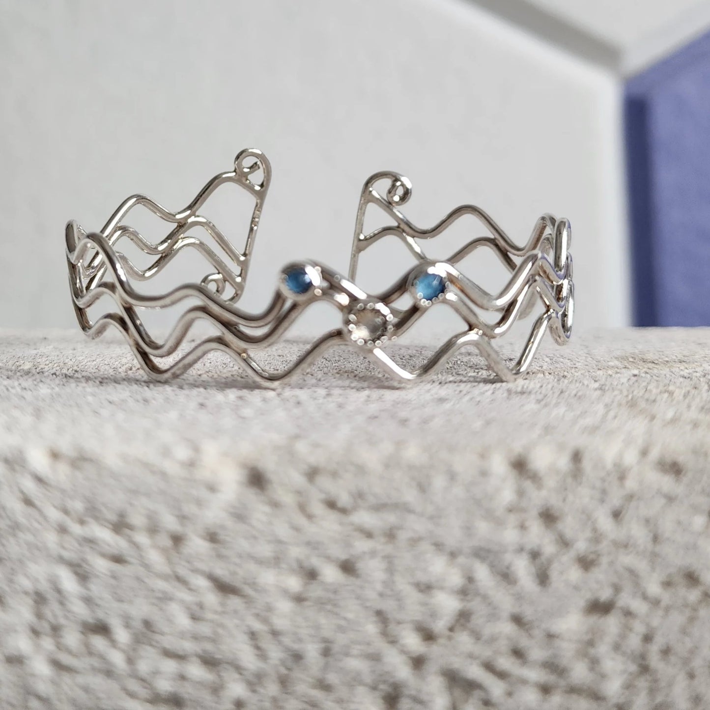 Flowing Ocean Waves Sterling Silver Cuff - Handcrafted with Sparkling Swarovski Crystals šāØ