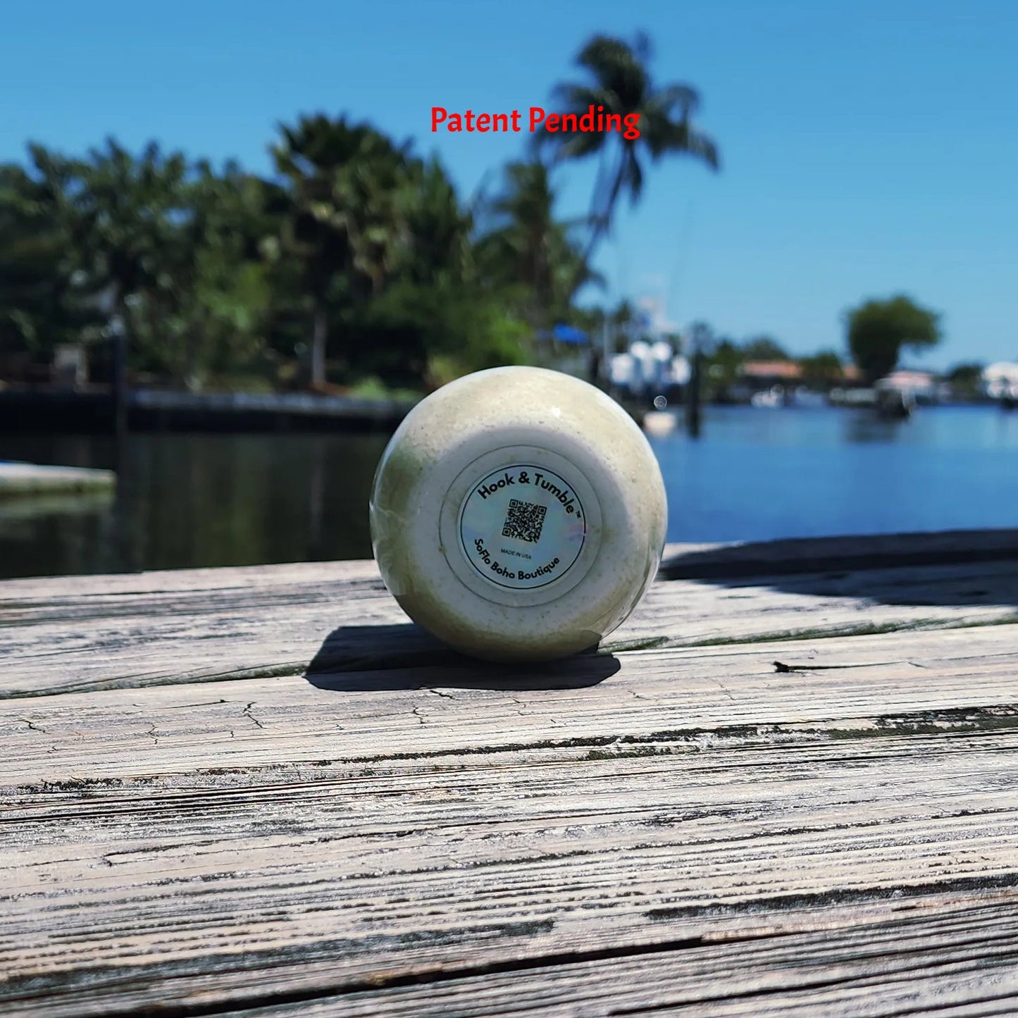 Bottom if Ocean Fade Hook & Tumble™ in clear epoxy resin