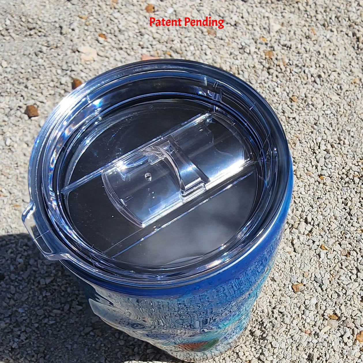 Hook & Tumble™ 20oz tumbler top view, snap-on splash proof lid, Patent Pending