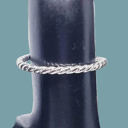 Sterling Silver Hammered Single Heart Ring - Delicate - South Florida Boho Boutique