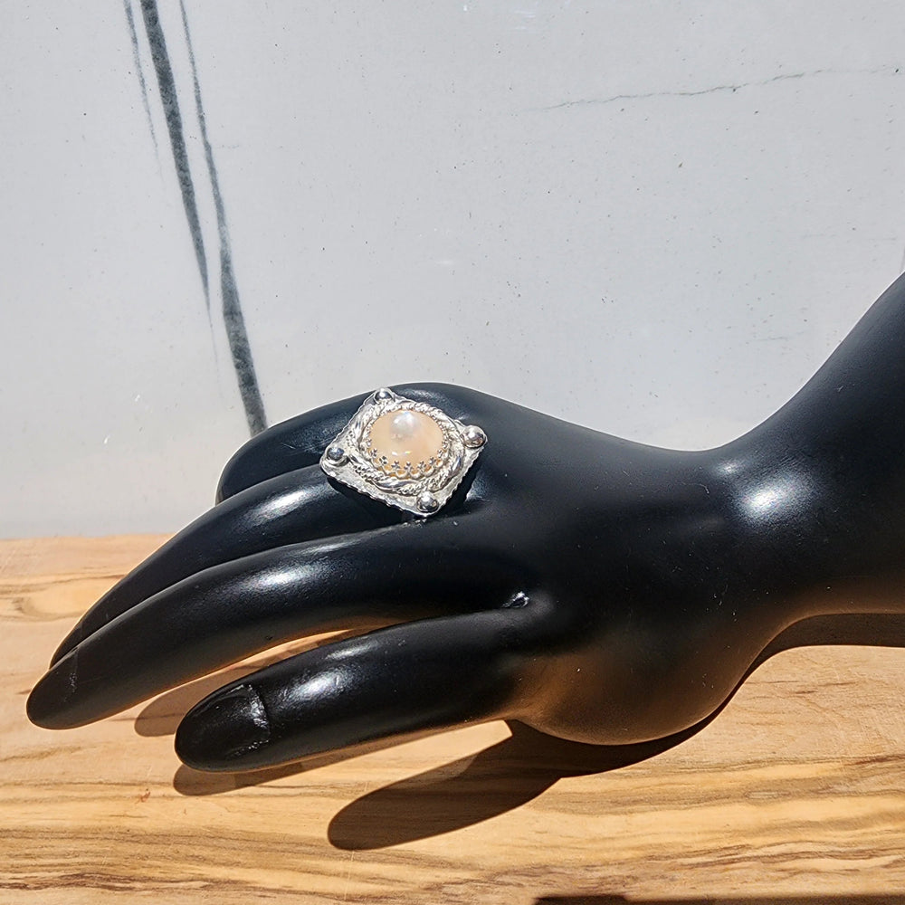 Statement Ring -Tawny Mother Of Pearl Cabochon - Sterling Silver Vintage Boho