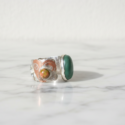 Sterling Silver ring with crystals 