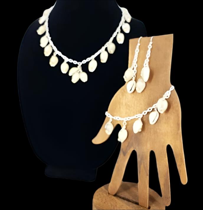 Cowrie Shell Bracelet With Swarovski Crystals - South Florida Boho Boutique