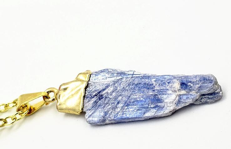 Raw Blue Kyanite Pendant With Yellow Peridot Beads
